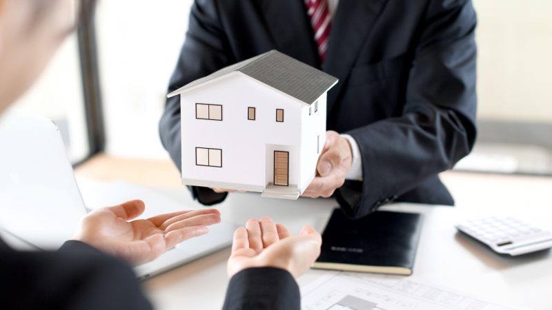 ハウスメーカーとは？仕事内容を職業別に解説！向いている人の特徴も紹介 